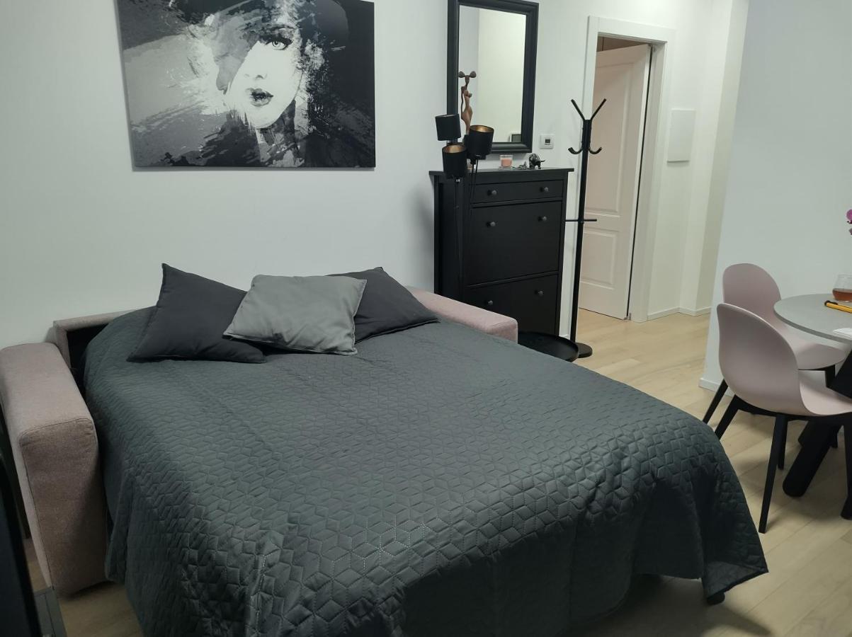 Boutique Apartments Cecilia Terst Exteriér fotografie