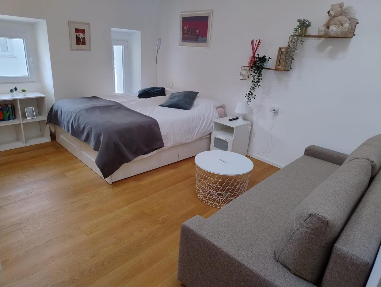 Boutique Apartments Cecilia Terst Exteriér fotografie